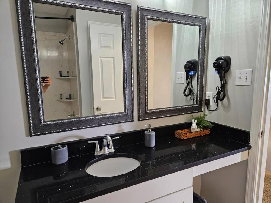 Luxury Pool With King Beds Near Shops And Dining * Memphis