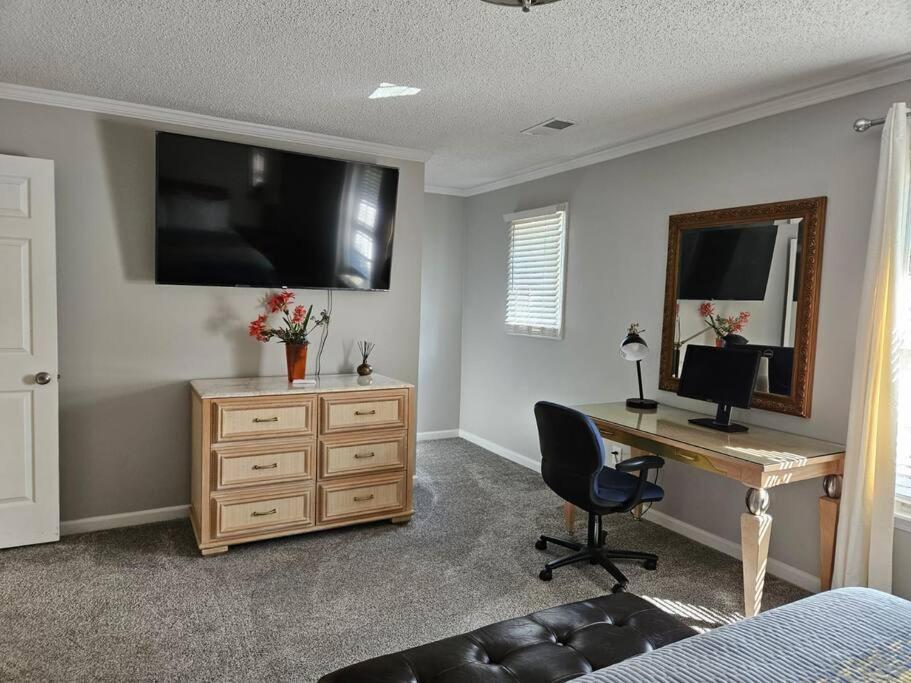 Luxury Pool With King Beds Near Shops And Dining * Memphis